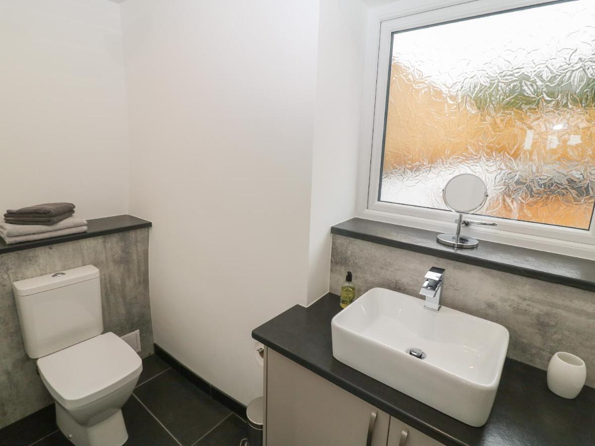 Villa Tyddyn Sianel - Derw Criccieth Esterno foto